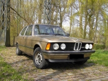 2 BMW 320 E21 1983г.в.
