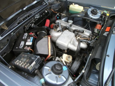 1981_BMW_320i_Coupe_For_Sale_Engine_resize.jpg
